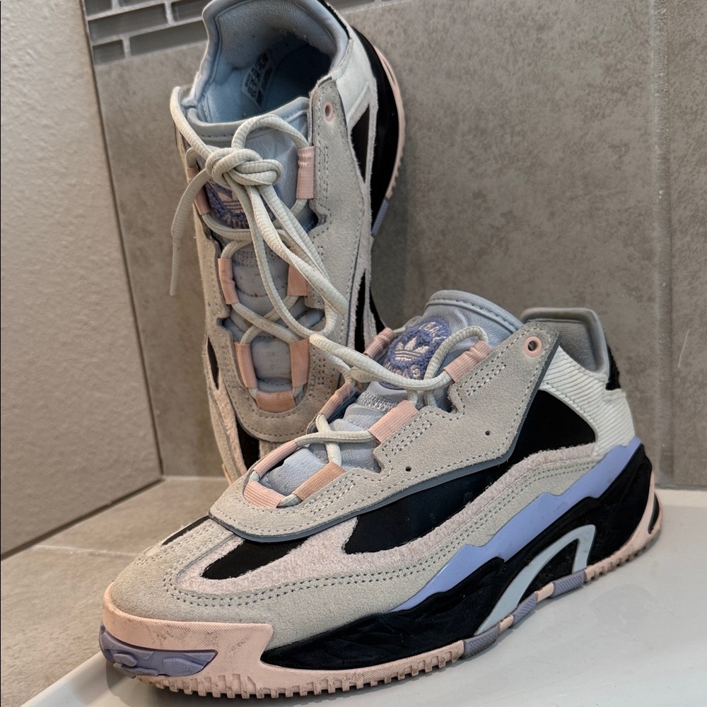 🩷Adidas Women's Niteball Sneakers🩷